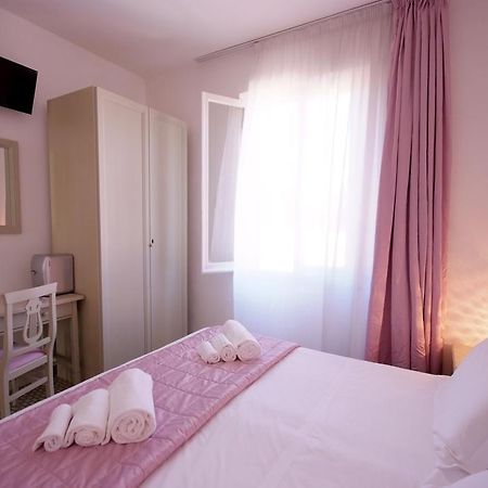 Albergo Dei 10 Colori ปรอคคีโอ ภายนอก รูปภาพ