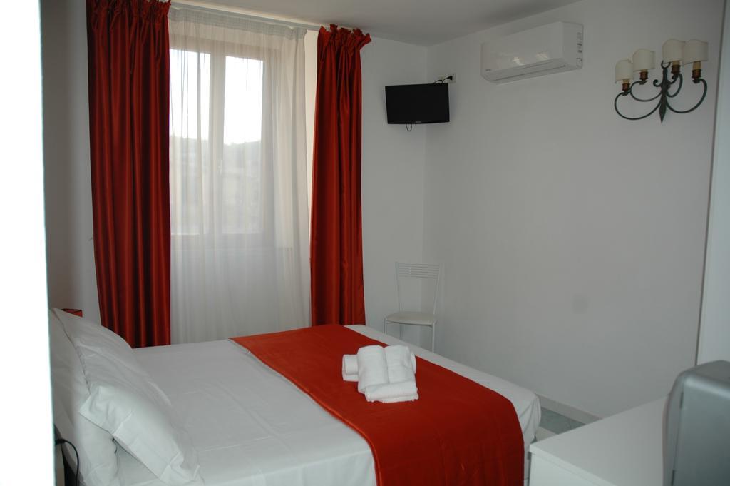 Albergo Dei 10 Colori ปรอคคีโอ ภายนอก รูปภาพ