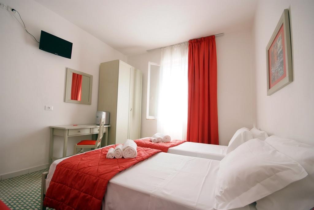Albergo Dei 10 Colori ปรอคคีโอ ภายนอก รูปภาพ
