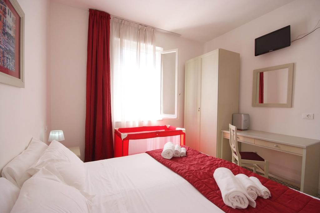 Albergo Dei 10 Colori ปรอคคีโอ ภายนอก รูปภาพ
