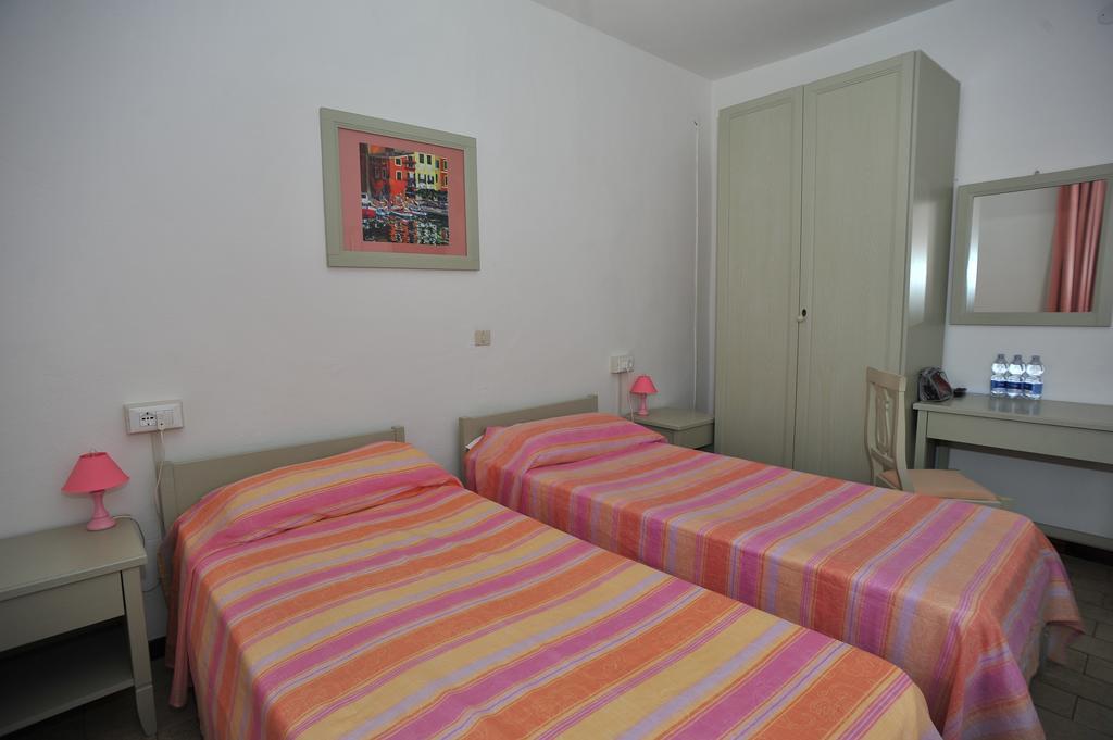 Albergo Dei 10 Colori ปรอคคีโอ ภายนอก รูปภาพ