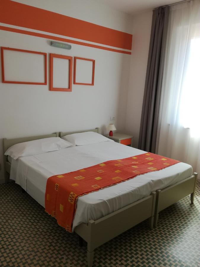 Albergo Dei 10 Colori ปรอคคีโอ ภายนอก รูปภาพ