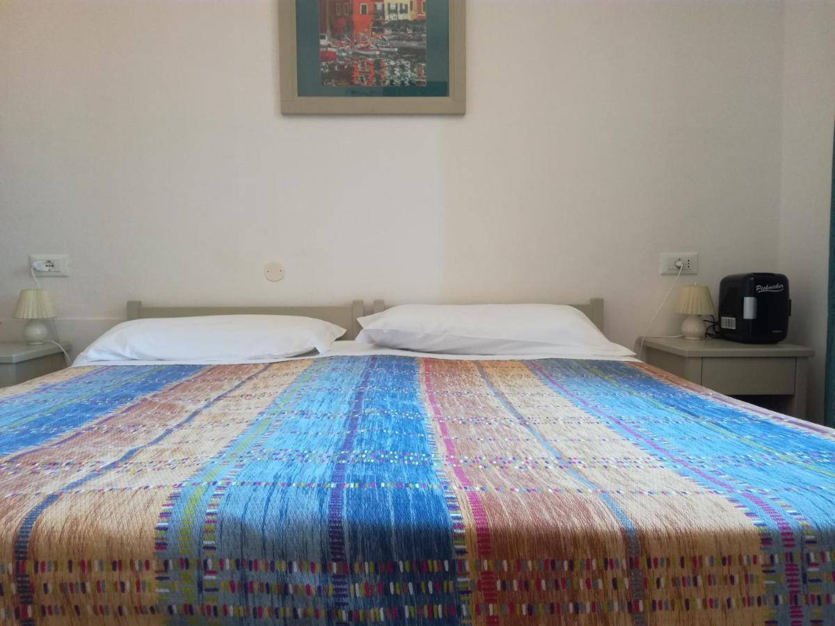 Albergo Dei 10 Colori ปรอคคีโอ ภายนอก รูปภาพ